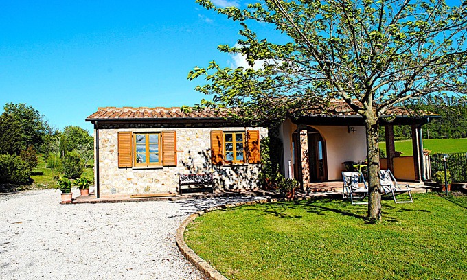 Volterra Casa | INDEPENDENT BARN ON THE TUSCAN HILLS OF VOLTERRA WITH PRIVATE GARDEN