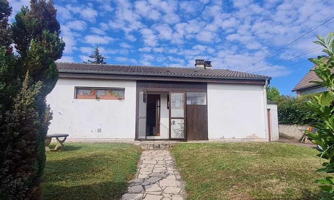 Ville-en-Vermois Cabaña | Casa rural independiente en el campo con parking privado