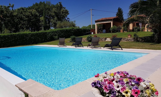 Chateauneuf-Grasse Villa | Villa independiente con gran piscina y cocina de verano