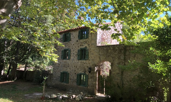 Mosset Casa | Independent gîte / 14th century forge. Nature, freshness, sun & natural bath.
