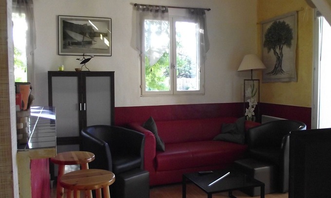 Vingrau Apartamento | Apartamento independiente con jardín, piscina