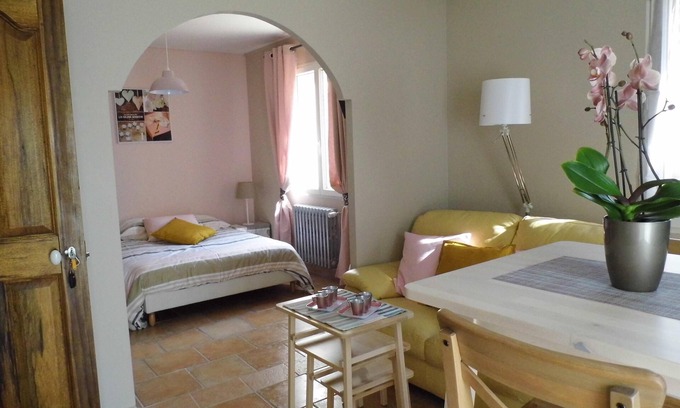 Meyreuil Apartamento | ESTUDIO INDEPENDIENTE en villa con piscina