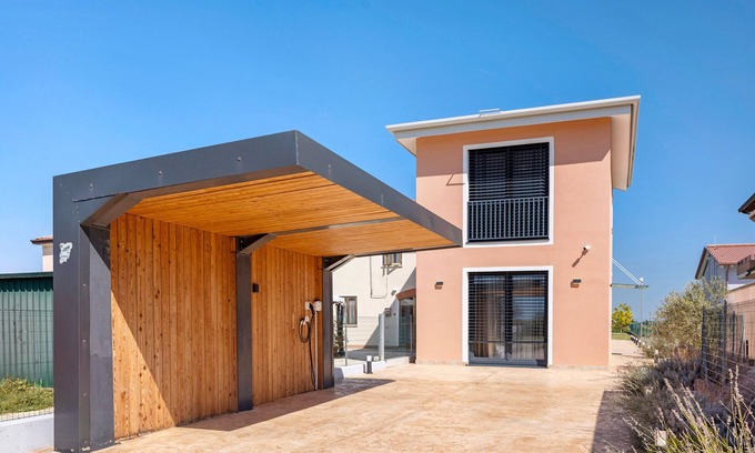 Ceggia Casa | Independent Villa La Perla