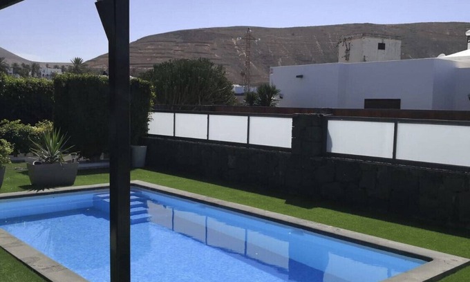 Yaiza Villa | Villa independiente con piscina climatizada (bajo petición) 06 pax de ocupación