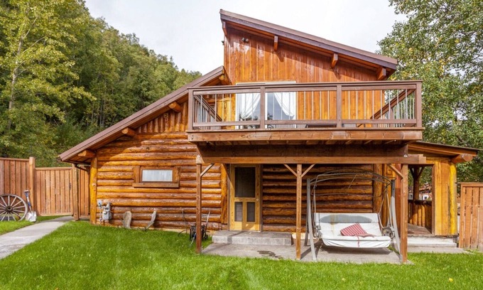Indian Cabina | Indian Cabin Close to Alyeska