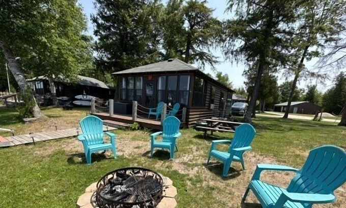 Manistique Cabina | Indian Lake Summer #5 at the Mountain Ash Association: Sleeps 5, waterfront, dock