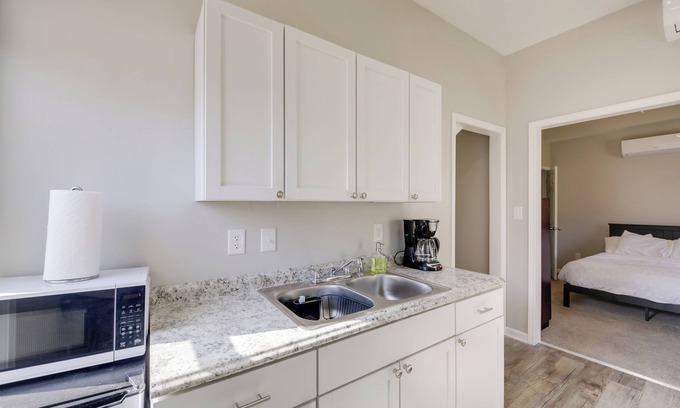 Indianapolis Cabaña | Indianapolis Home w/ Porch - Close to Mile Square!