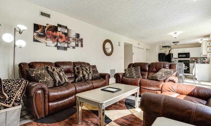 Wayne Casa | Indianapolis Rental Home with Gym Near Speedway!