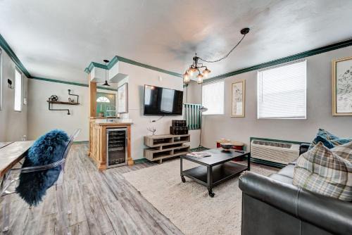 Central Oklahoma City Casa | Indie Escape 1 blocks away from Plaza District