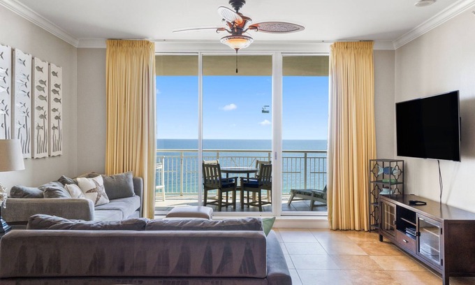 Ono Island Condominio | Indigo East 1003 | Beachfront 2BR w/Resort Amenities + Stunning Gulf Views