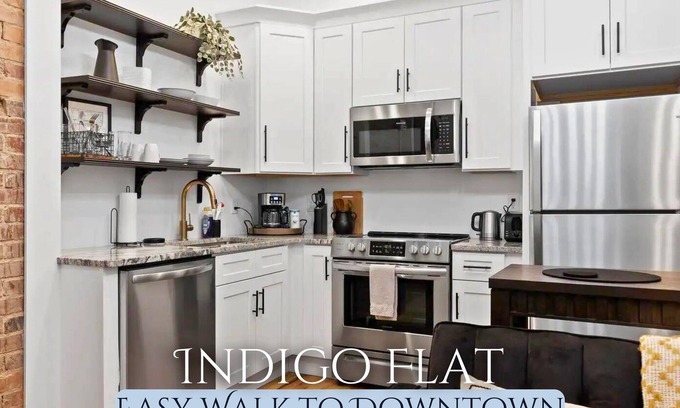 MLK University Apartamento | Indigo Flat: Chic Retreat in Downtown Chattanooga