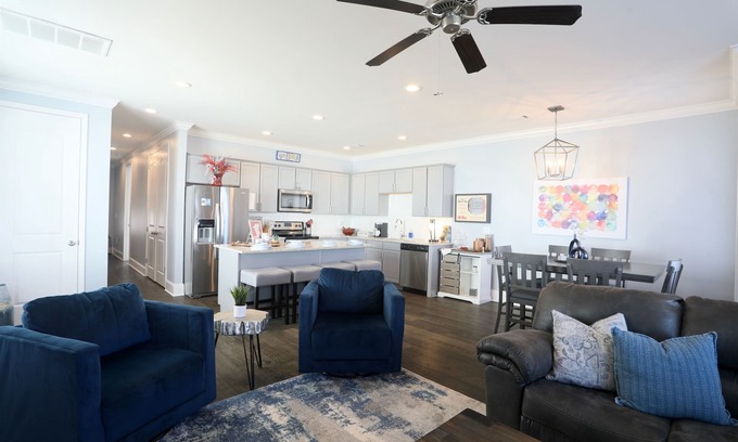 Oxford Casa | Indigo House - Gorgeous 3 King Suites + Loft!