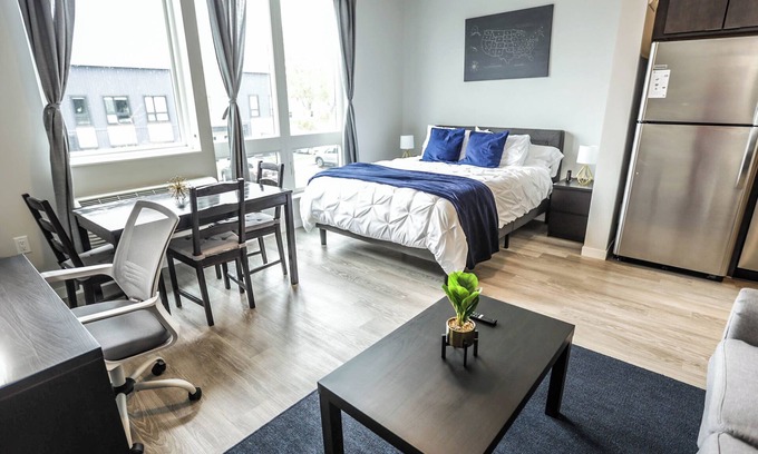 Richfield Apartamento | Indigo Suite: 10 Mins to MSP/MOA, Queen Bed, Free assigned parking