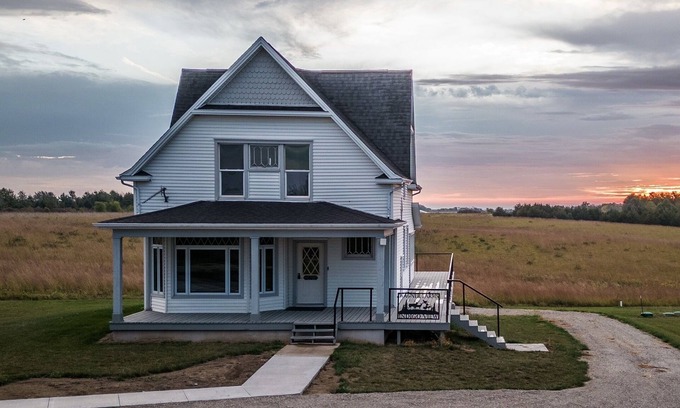 Yarmouth Casa | Indigo View a spacious country home on a paved road w/ game room & deck.