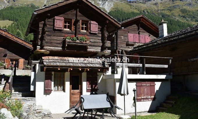 Zinal Chalet De Esquí | Individual chalet in Zinal - 1 bedrooms with 1 double bed (160x200) - living room - TV broadcasting
