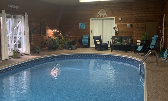 Northeast Edmonton Casa | Indoor Heated Pool, Bright Beautiful Home - Great Location!