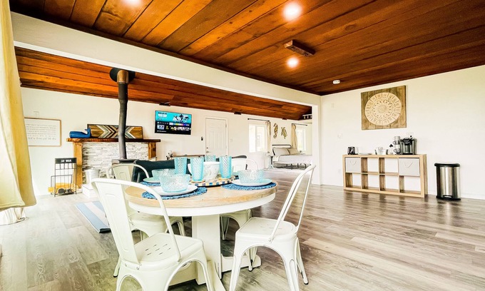 Smith River Cabaña | Indoor heated pool ocean views. Fishing short walk away. Pet Friendly!