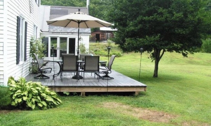 Chester Casa | Indoor Hot Tub Room/10 Miles to Okemo