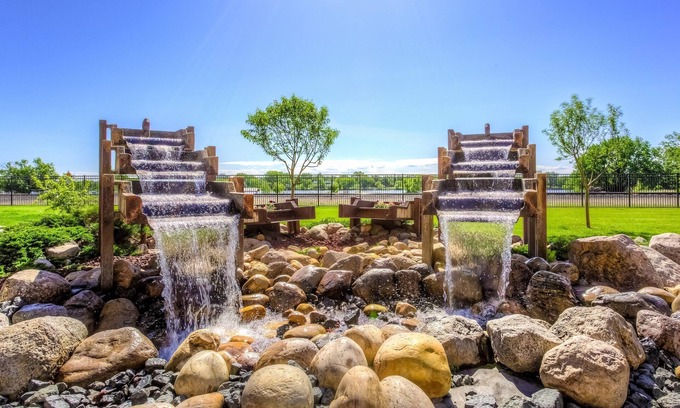 Great Falls Condominio | Piscina cubierta y bañera de hidromasaje. Desayuno gratis. Camina a lo largo del río Missouri.