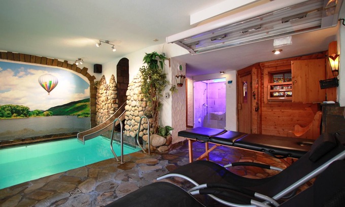 Zell Apartamento | Indoor swimming pool, sauna, steam bath daily 2h for single use, directly on the Moselle bank Balcony