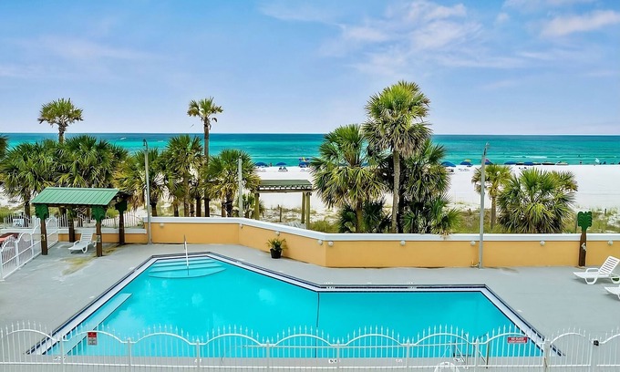 Panama City Beach Hotel | Indulge In Opulent Comfort! 3 Ocean View Units, Outdoor Pool and Free Parking
