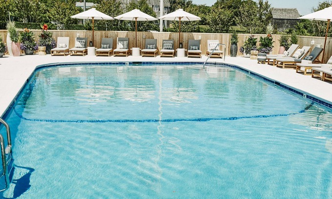 Montauk Hotel | Indulge In Opulent Comfort! 2 Convenient Units, Beachfront Property, Pool