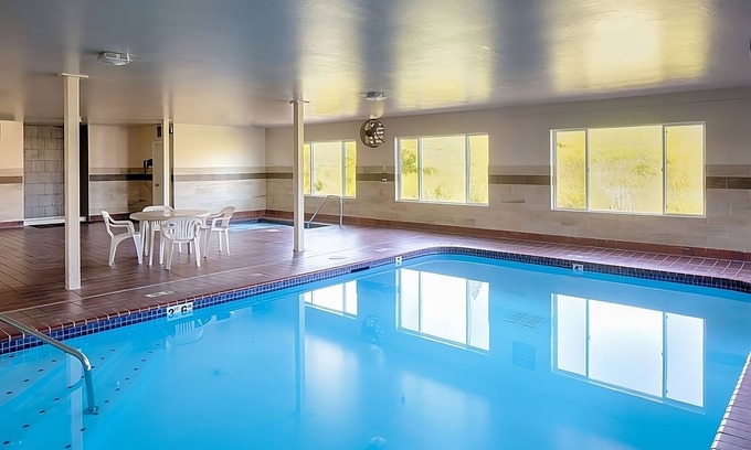 Sequim Complejo | Indulgent Family's Getaway at Spa & Wellness Center! Free Parking!