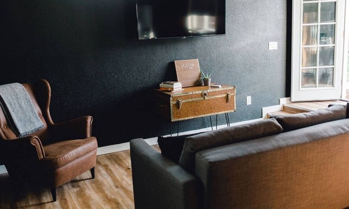 Tri-Cities Apartamento | Industria - Private Apt. Loaded with Amenities
