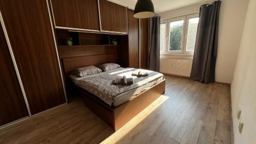 Banska Bystrica Apartamento | Industrial Apartment I 24hr Self Check-in I Free Parking & Coffee