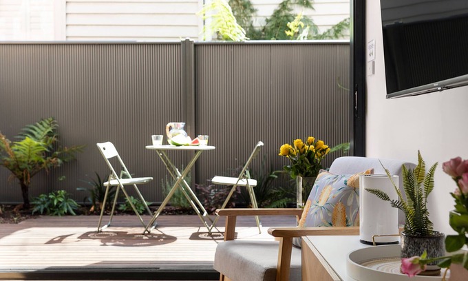 St Kilda Condominio | Industrial Vibes on Chapel Street.