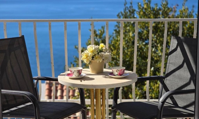 Lozica Apartamento | Indy's Sunny Apartment