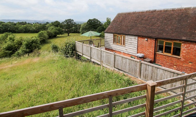 Pontesbury Otro | INEFF BARN, family friendly, character holiday cottage in Pontesbury