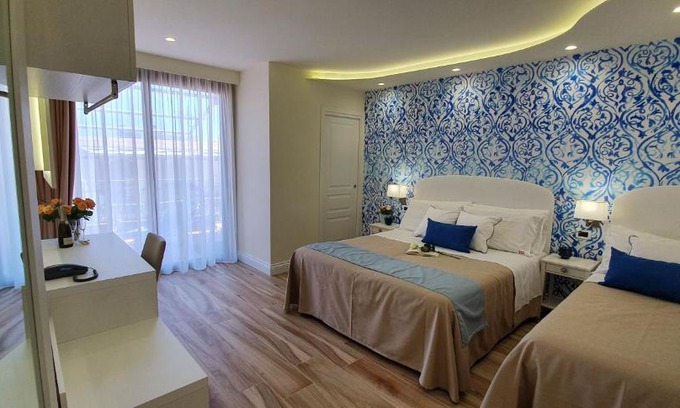 Giardini Naxos Cama Y Desayuno | Ines bed and breakfast
