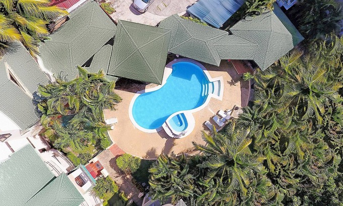 Villas Ana Maria Apartamento | Inexpensive room near clubs, free breakfast, pool/AC/hot water/Cable TV/Wi-fi