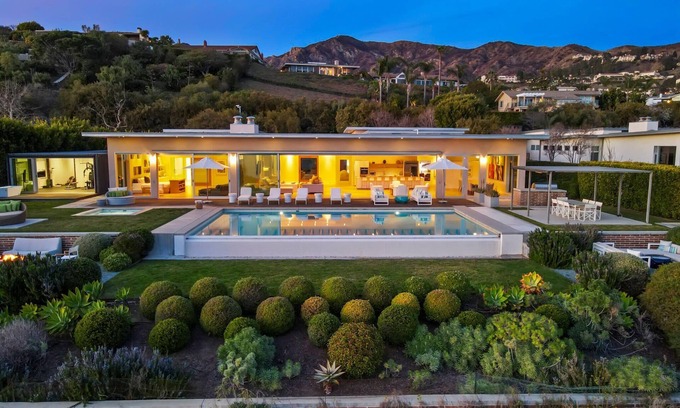 Central Malibu Villa | Infinite View by Stay Awhile Villas