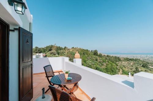 Lagoudi Zia Apartamento | Infinity I - Stylish Apartment with Views