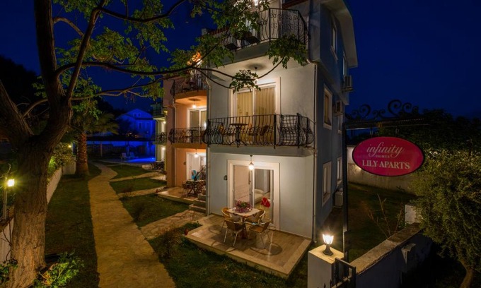 Ciftlik Complejo | Infinity Lily Apartments