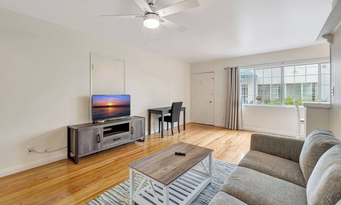 Mar Vista Apartamento | Ing1 - Charming 2-bedroom apartment in delightful Los Angeles with WiFi