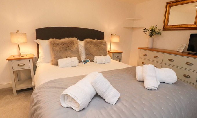 Arnside Cabaña | Inglewood Court