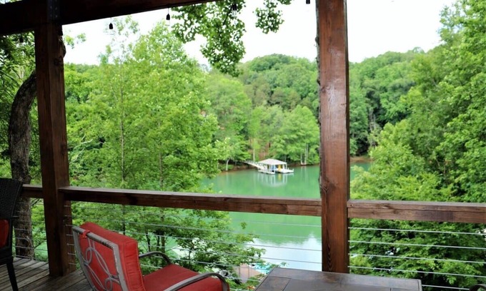 Seneca Casa | Inlet Lake Keowee Home Close to Clemson