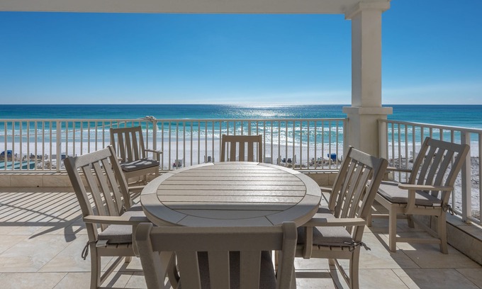 Crystal Shores Condominio | Inn at Crystal Beach 307 Luxury Beachfront Condo