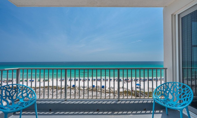 Clipper Cove Condominio | The Inn At Crystal Beach # 503b: 2 BR / 2 BA condo en Destin, capacidad para 6