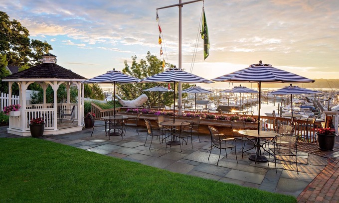 Niantic Cama Y Desayuno | Inn at Harbor Hill Marina