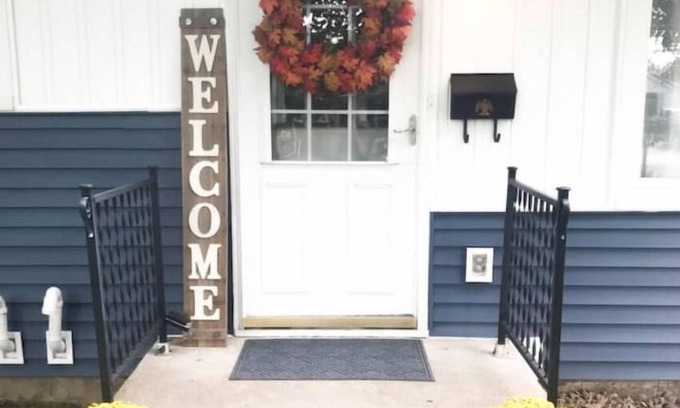Faribault Casa | "Inn-House Coffee House"