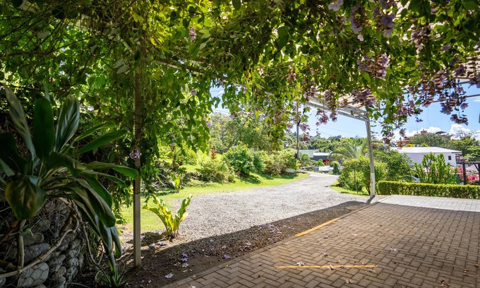 Manuel Antonio Hotel | Inn on the Park