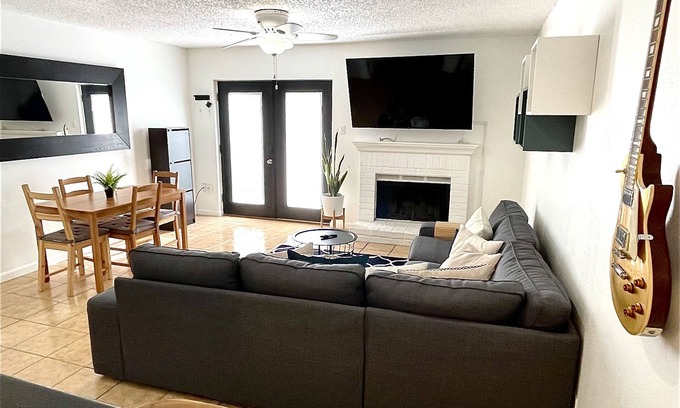 Fort Worth Casa | Inner City TownHome