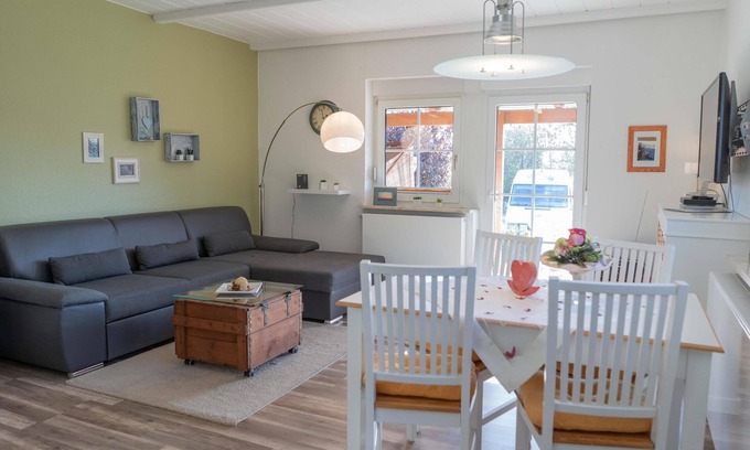Fehmarn Apartamento | Inselblume 57 - vacation home with dog in Meeschendorf