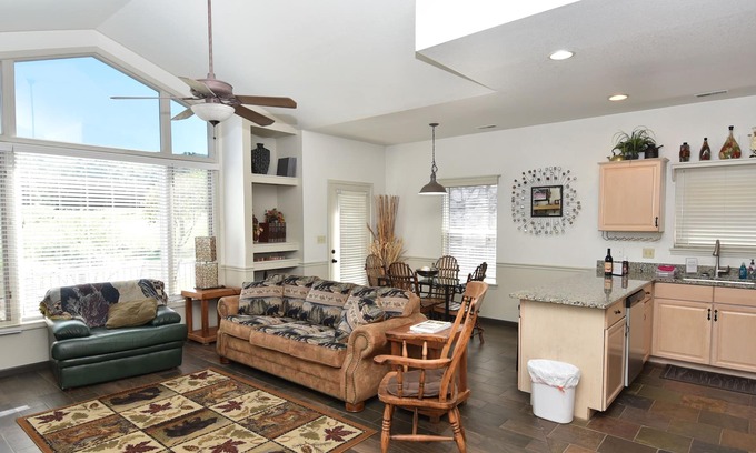 Camdenton Cabaña | Inside the Premier Old Kinderhook Golf Resort, Pet Friendly and Free Kayaking!