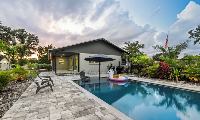Pinellas Park Casa | Inspiration House-One Acre Pool Home in the Heart of Pinellas!