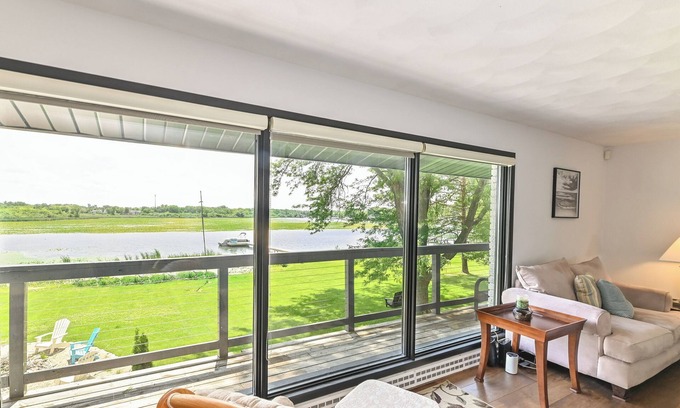 Delavan Casa | Inspirational nature backdrop. End of the road beside the woods.